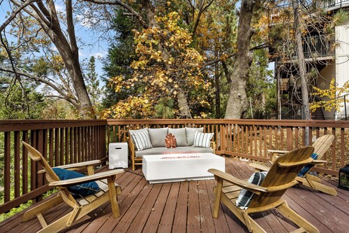 The Fancy Fox | Stunning 4BR Retreat Close to Lake