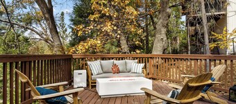 The Fancy Fox | Stunning 4BR Retreat Close to Lake