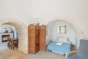 2 habitaciones, tabla de planchar con plancha, wifi y ropa de cama