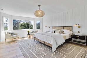 4 bedrooms, WiFi, bed sheets