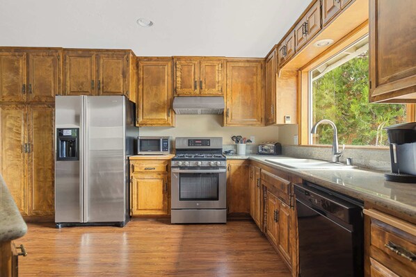 Fridge, microwave, oven, stovetop - Our Secret Getaway | Two Spacious Living Areas (Lake Arrowhead)
