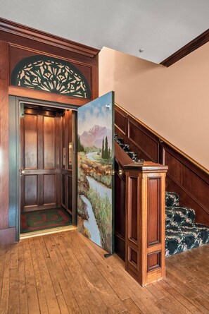 Lift - Luxary Castle & SPA near Skiing Resort (Wrightwood)
