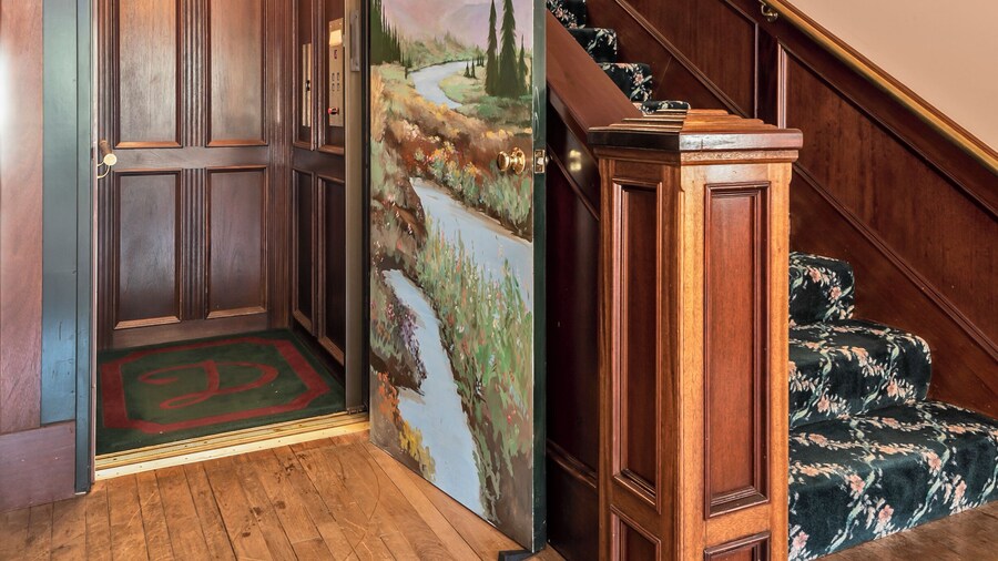 滑雪度假村附近的豪華城堡及水療中心