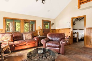 Téléviseur, foyer, lecteur de DVD, chaîne audio