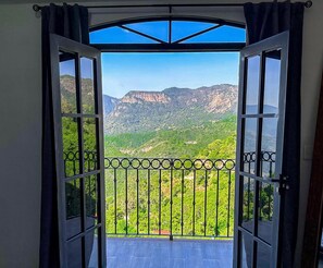 Standard Double Room, Balcony, Mountain View | 1 bedroom, soundproofing, free WiFi, bed sheets