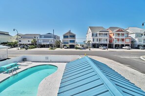 Balcony View - Student/Pet Friendly Home,Cherry Grove, Ocean Blvd (North Myrtle Beach)