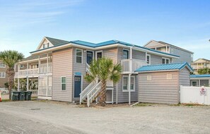 Blue Heron - Student/Pet Friendly Home,Cherry Grove, Ocean Blvd (North Myrtle Beach)