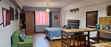 1 habitación, wifi y ropa de cama