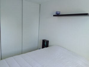2 chambres, fer et planche à repasser, lit parapluie, Wi-Fi gratuit