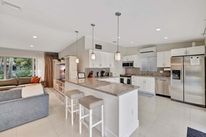 Fridge, microwave, oven, stovetop - Waterfront Oasis w/ Private Pool! (Fort Lauderdale)