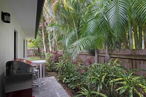 Outdoor dining - Let your Delray Beach Getaway Begin Here! (Delray Beach)