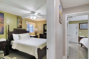 4 bedrooms, iron/ironing board, travel crib, WiFi - Beach-Anchor Palms | Your Next W. Palm Beach Stay! (West Palm Beach)