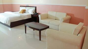 Desk, laptop workspace, free WiFi