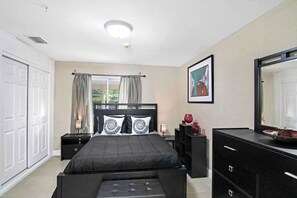 5 Schlafzimmer, Bügeleisen/Bügelbrett, Reisekinderbett, WLAN