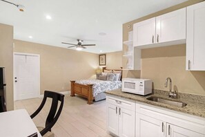 5 bedrooms, iron/ironing board, travel cot, WiFi
