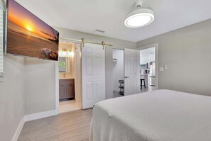 3 bedrooms, iron/ironing board, travel crib, WiFi