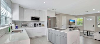 Sunshine Villa – w/ Private Pool