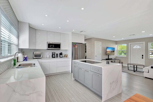 Sunshine Villa – w/ Private Pool