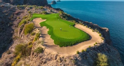 2-bedroom penthouse on Danzantes Bay. Baja. TPC Golf Course. Fishing Dream!