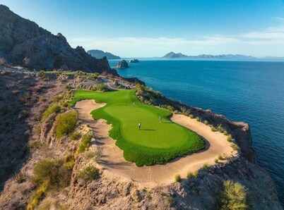 2-bedroom penthouse on Danzantes Bay. Baja.  TPC Golf Course.  Fishing Dream!
