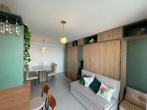 Luxe appartement, balkon, uitzicht op zee | Woonruimte