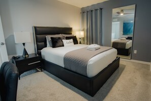 6 bedrooms, iron/ironing board, travel cot, WiFi - Mansion Style Solara House - 6 Bedrooms (Kissimmee)