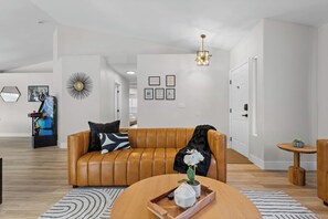 TV, fireplace, stereo