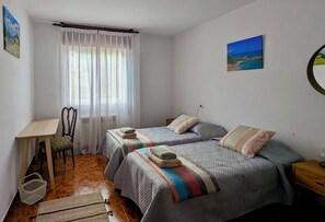 4 bedrooms, desk, travel crib, free WiFi