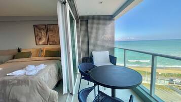 Apartamento superluxo, sacada, vista para o mar | Varanda coberta