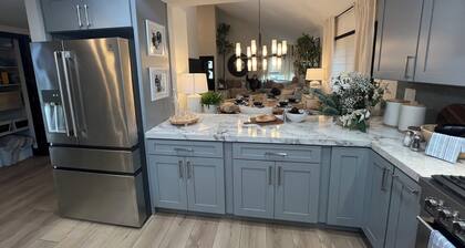 Family, kid and dog friendly, Fenced yard, 3 bed, 3 bath.