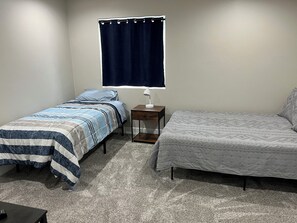 3 habitaciones, escritorio, cuna de viaje y wifi gratis 