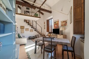 Dining - Manara 29 - FromHometoRome (Roma)