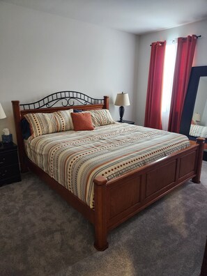 3 chambres, fer et planche à repasser, Wi-Fi gratuit, draps fournis