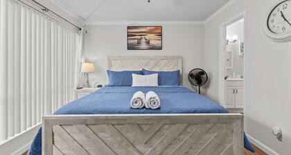 Comfy Two-Story Seahorse Haven Beach Condo