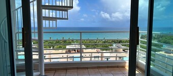 Penthouse Condo in Maunabo, Puerto Rico
6 guests · 3 bedrooms · 2.5 baths