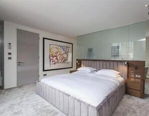 3 soverom, strykejern/-brett, wi-fi og sengetøy