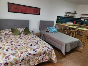 1 chambre, fer et planche à repasser, Wi-Fi, draps fournis
