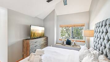 6 bedrooms, iron/ironing board, free WiFi, bed sheets