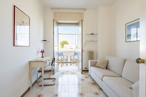 TV - GuestHost - Marangi Bright Apartment with Parking (Otranto)