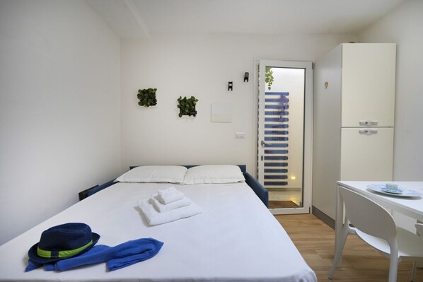 1 bedroom, iron/ironing board, WiFi, bed sheets