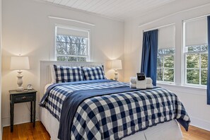 3 Schlafzimmer, Schreibtisch, Bügeleisen/Bügelbrett, kostenloses WLAN