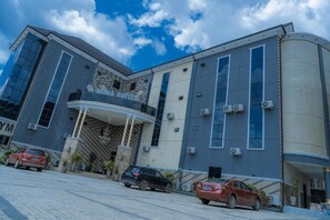 Exterior - Muna Suites Owerri (Owerri)