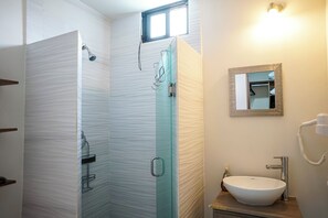 Comfort Apartment | Bathroom