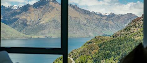3 chambres, fer et planche à repasser, Wi-Fi, draps fournis