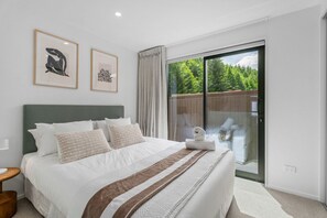 3 bedrooms, iron/ironing board, travel crib, WiFi