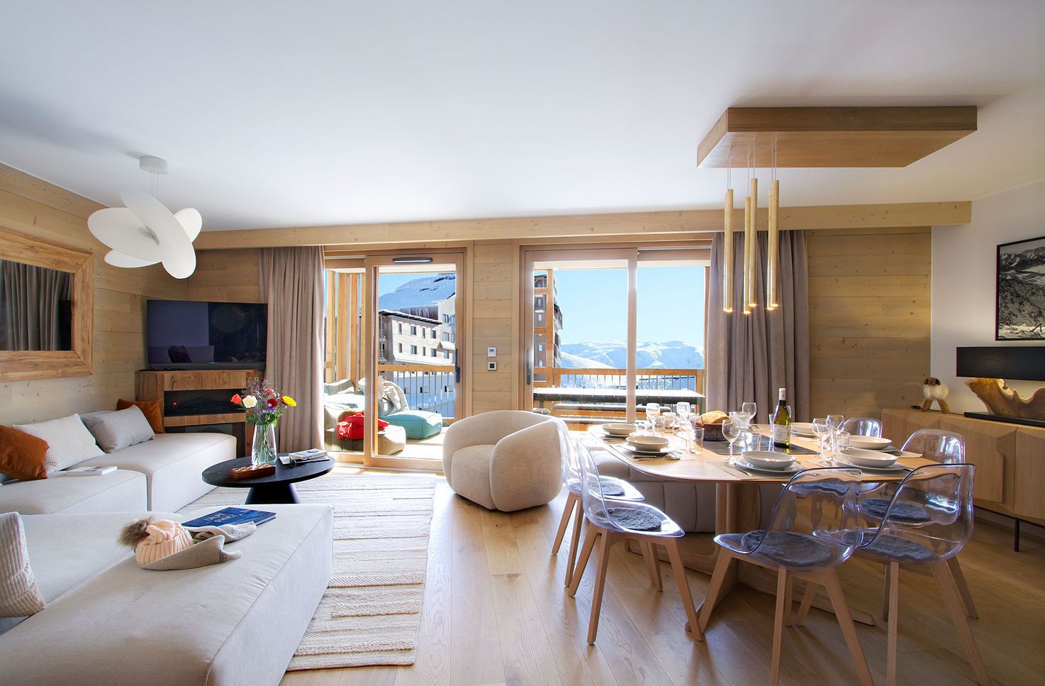 Smart TV, fireplace, offices