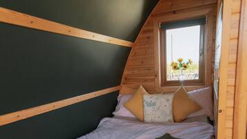 1 bedroom, WiFi (free), bed sheets