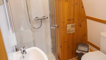 Shower, towels, shampoo