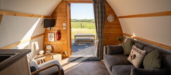 Cosy Modern Glamping Cabin With Hot Tub