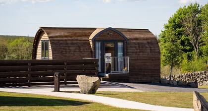 Groß-Hot Tub-Kabine-Ensuite mit Dusche